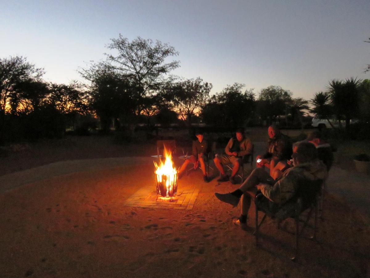 Lion'S Den Guesthouse Otjiwarongo Bagian luar foto