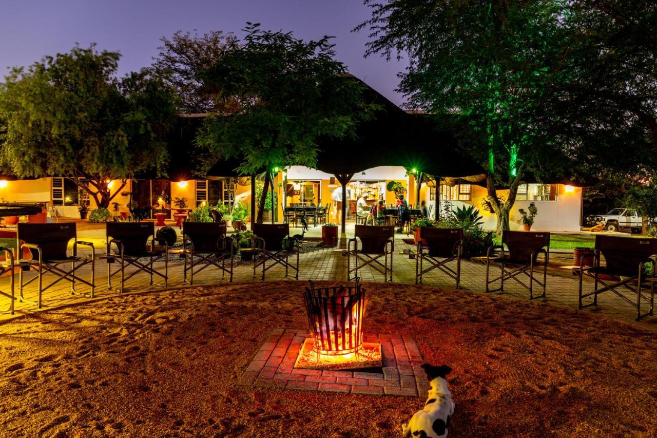 Lion'S Den Guesthouse Otjiwarongo Bagian luar foto
