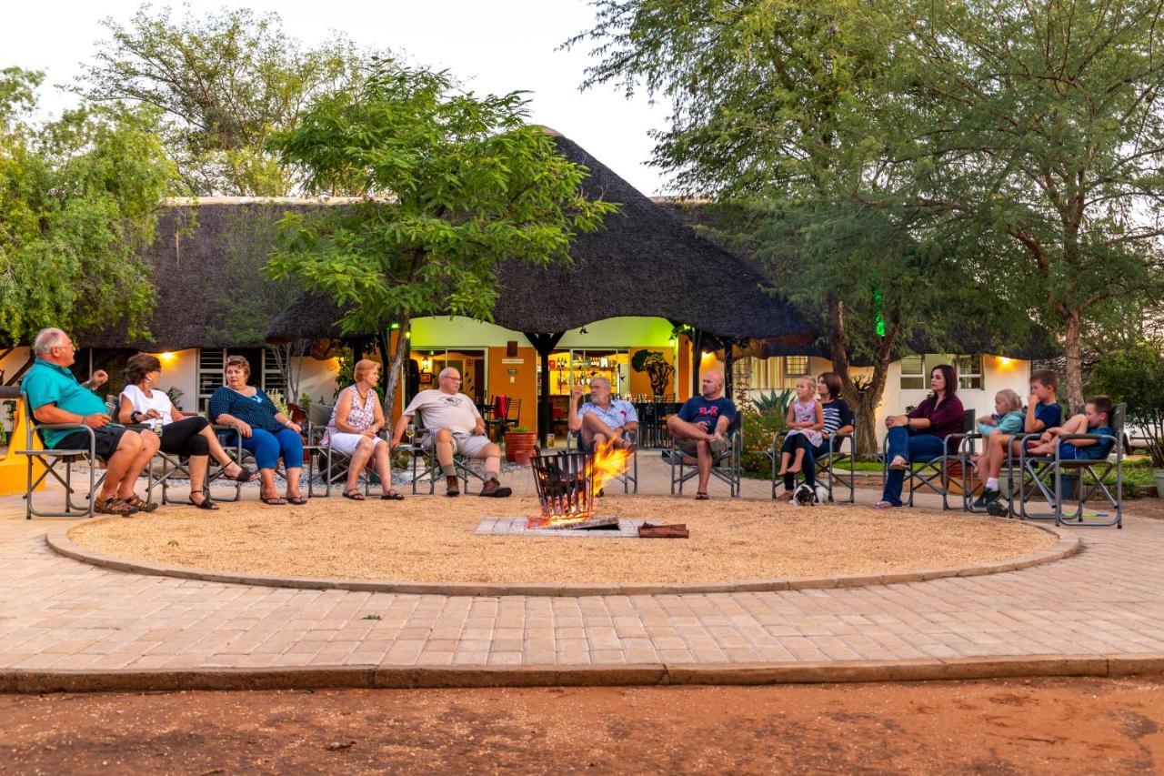 Lion'S Den Guesthouse Otjiwarongo Bagian luar foto