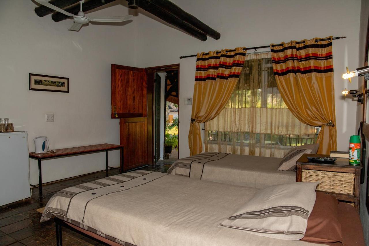 Lion'S Den Guesthouse Otjiwarongo Bagian luar foto