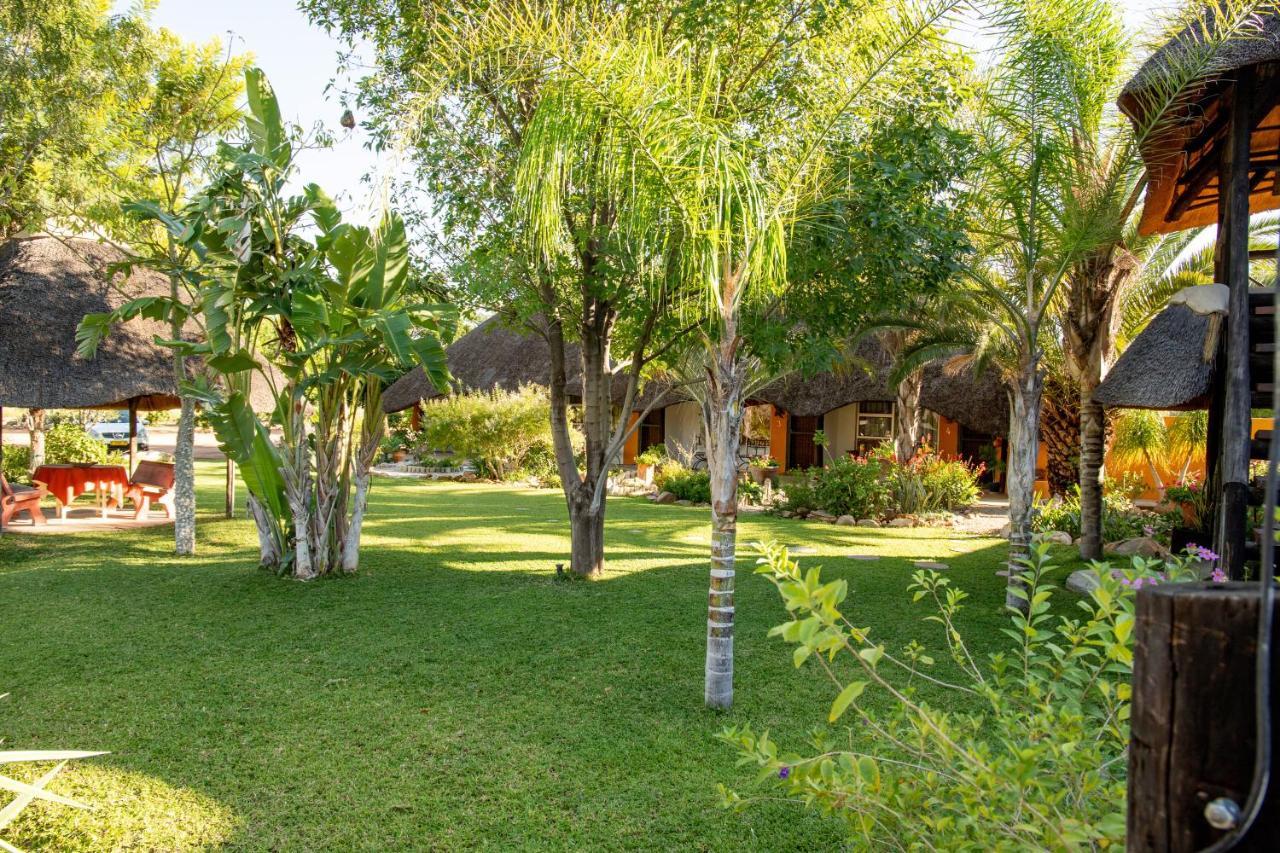 Lion'S Den Guesthouse Otjiwarongo Bagian luar foto