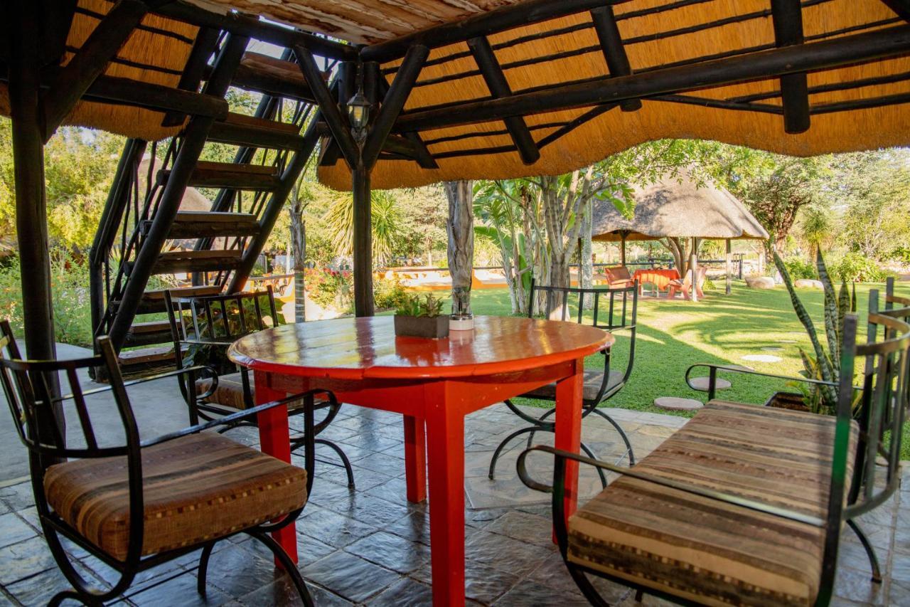Lion'S Den Guesthouse Otjiwarongo Bagian luar foto