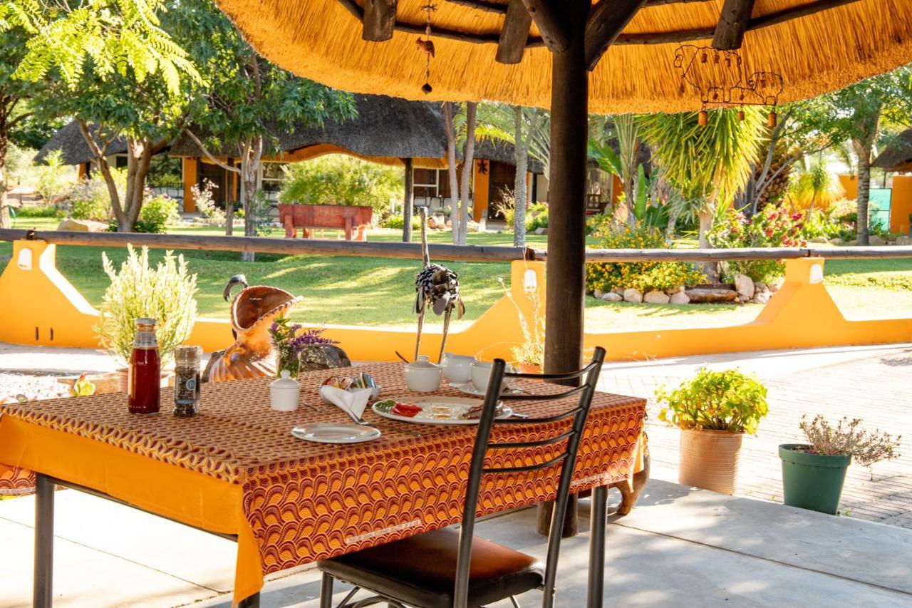 Lion'S Den Guesthouse Otjiwarongo Bagian luar foto