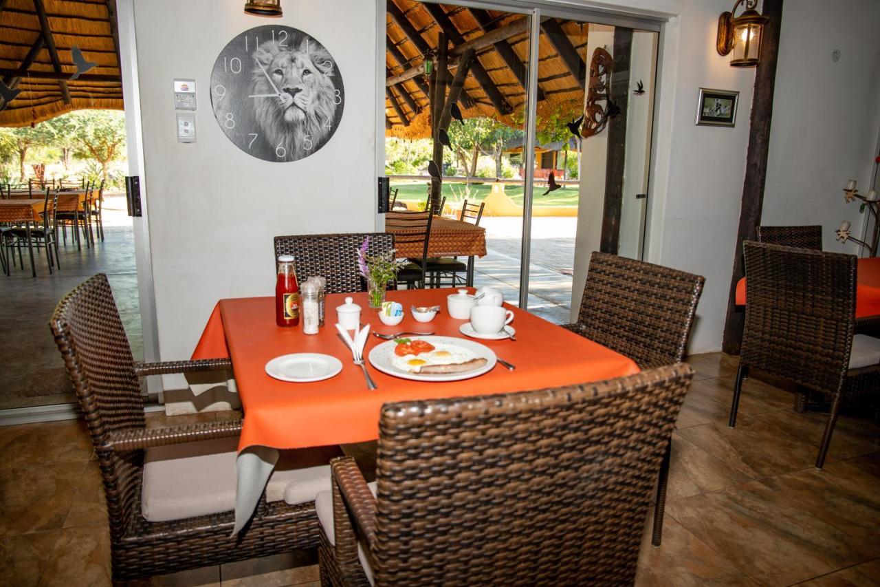 Lion'S Den Guesthouse Otjiwarongo Bagian luar foto